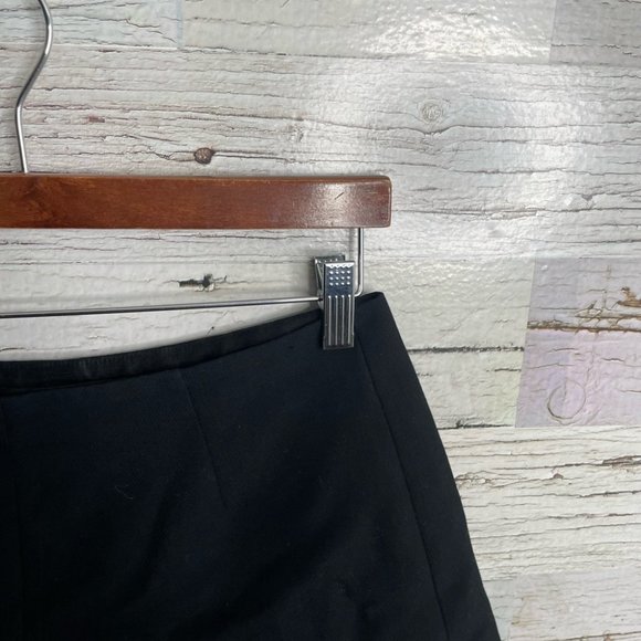 Ochirly black shorts size medium - Picture 4 of 11